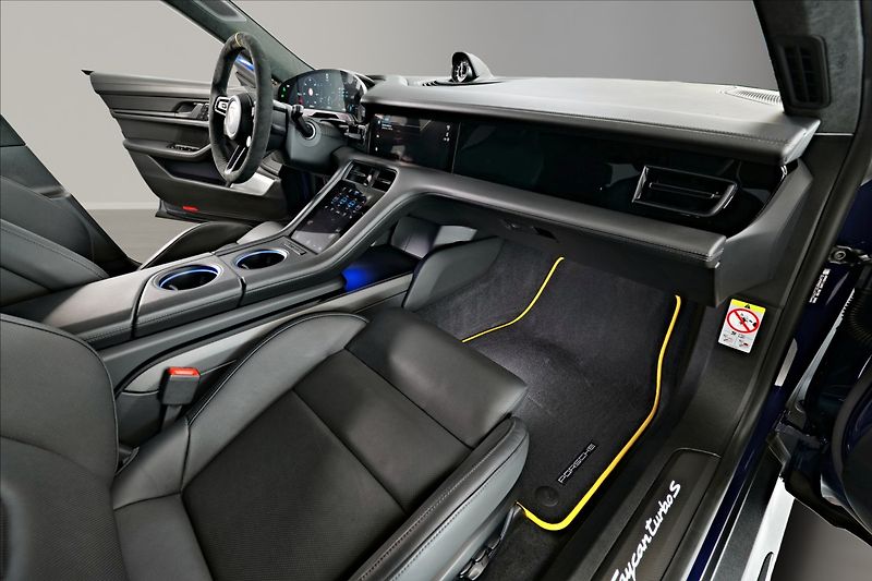 Porsche Taycan TURBO S / REZERVACE - fotka 24 z 24