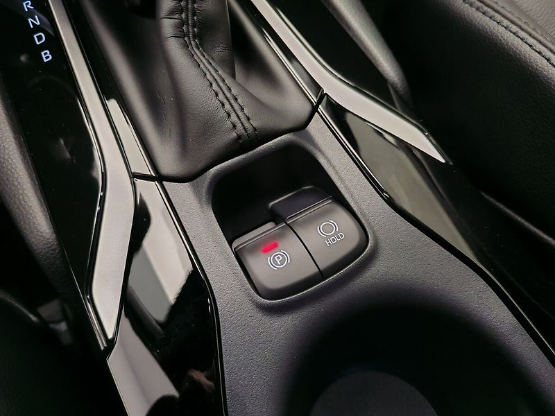 Toyota Corolla Cross 2,0 Hybrid Executive - fotka 43 z 45