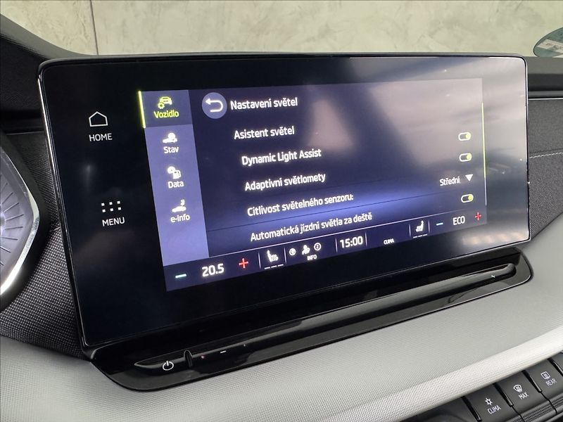 Škoda Octavia 1,4 TSi  iV DSG Style Virtual - fotka 30 z 49