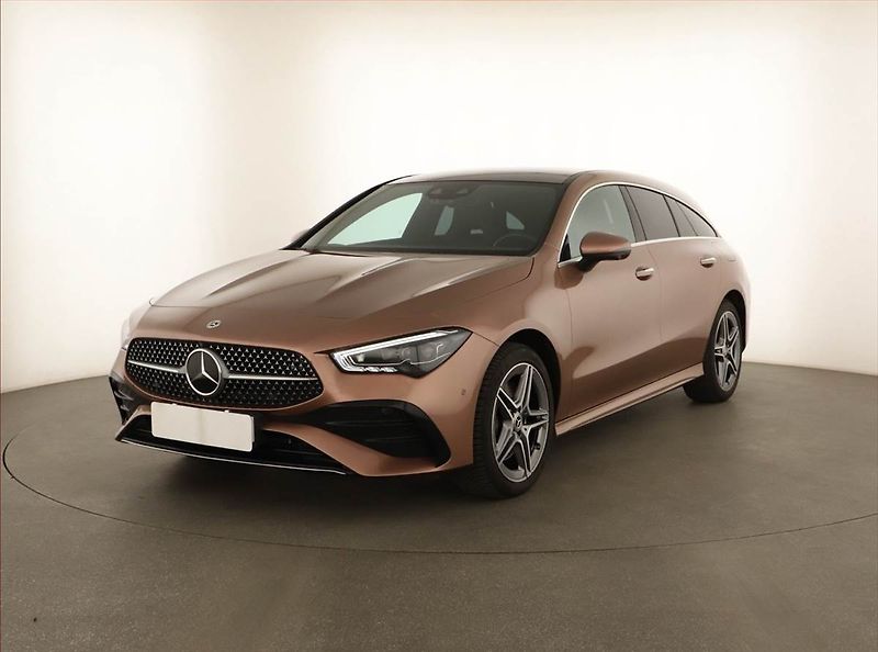 Mercedes-Benz CLA (2023) 250 e - fotka 2 z 19
