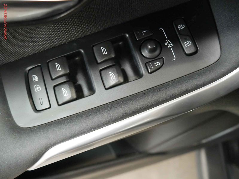Volvo V40 (2014) 1.6 D2, servis.kniha - fotka 17 z 20
