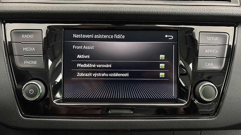 Škoda Fabia 1.0 TSI Ambition Combi - fotka 23 z 23