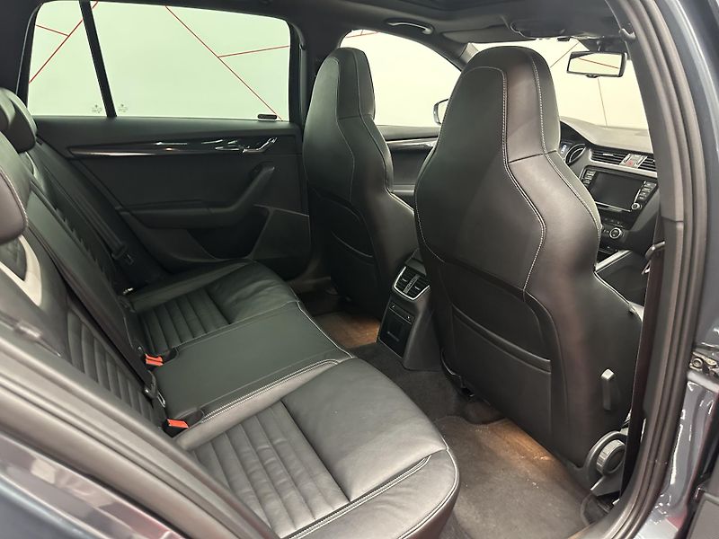 Škoda Octavia (2016) RS 2.0tdi*4x4*DSG*Nez. topení - fotka 14 z 20