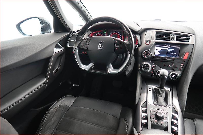 Citroën DS5 (2014) 2.0 BlueHDi, Automat, Navi - fotka 7 z 21