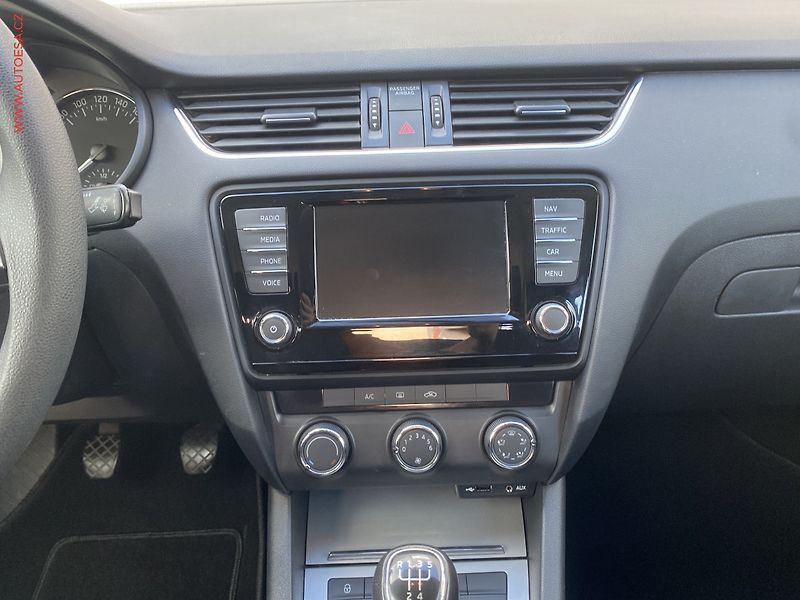 Škoda Octavia (2016) 1.6 TDi, ČR, AC, temp, STK6 - fotka 12 z 17