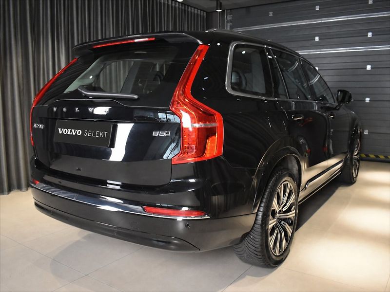 Volvo XC90 2,0 B5 AWD Plus - fotka 4 z 24
