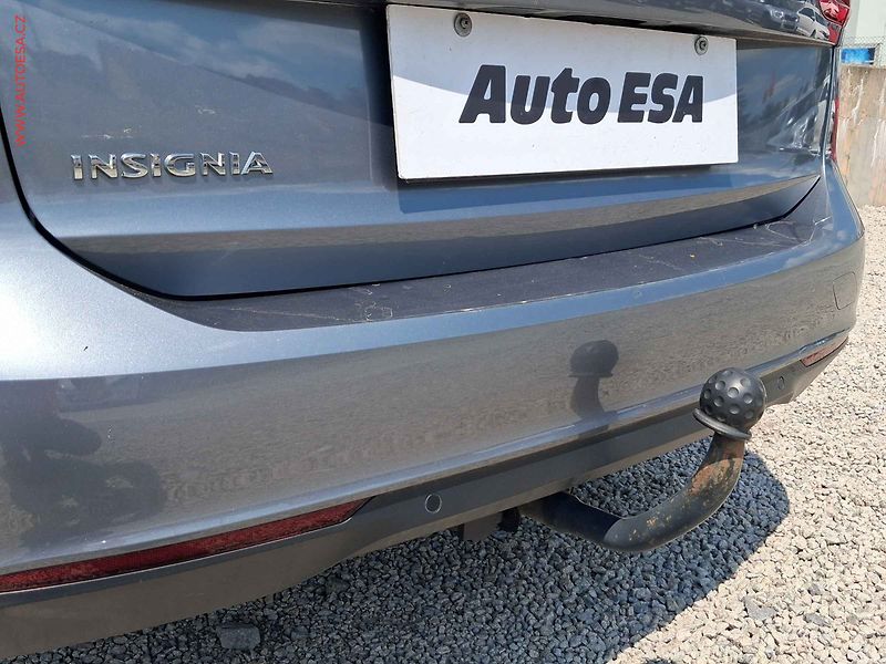 Opel Insignia (2018) 2.0 CDTi, LED, navi, park - fotka 22 z 23