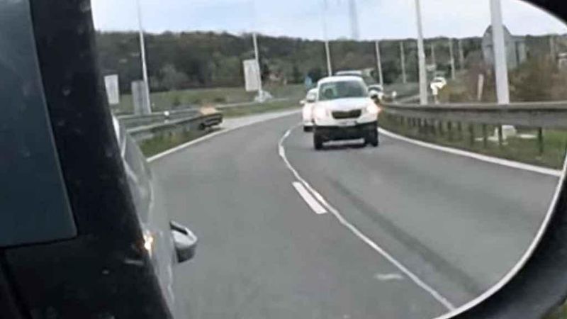 Nástupce Škody Yeti na dálnici D11.