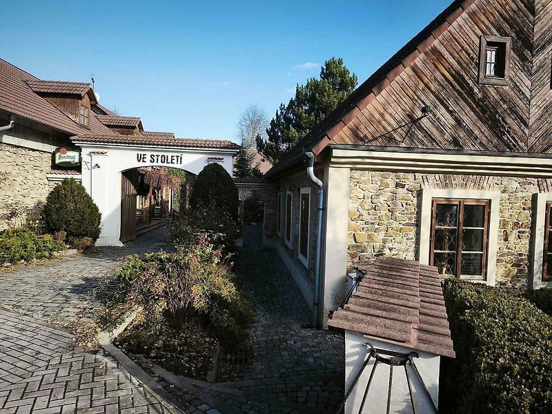Jako hlavní chod jsme si dali Vídeňskou pečeni za 225 korun.