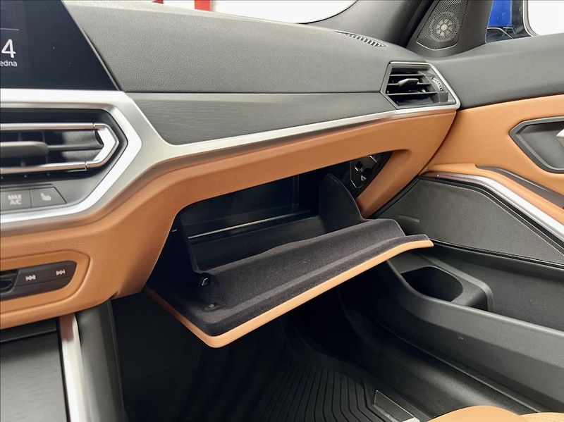 BMW Řada 3 330D xDrive M SPORT záruka - fotka 53 z 57