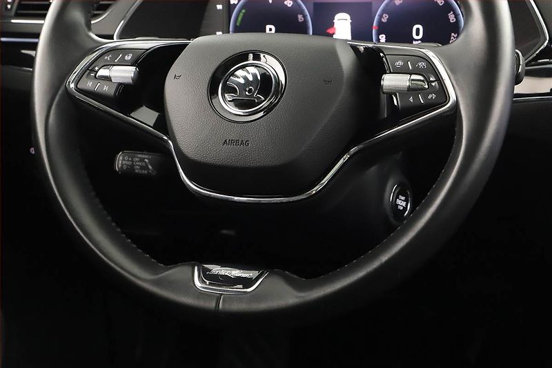 Škoda Superb (2022) Laurin&Klement iV 1.4 TSI PHEV - fotka 20 z 23