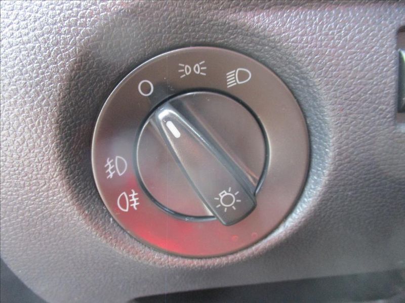 Škoda Fabia 1,4 i 16v,aut.klima,serv.kn. - fotka 22 z 37