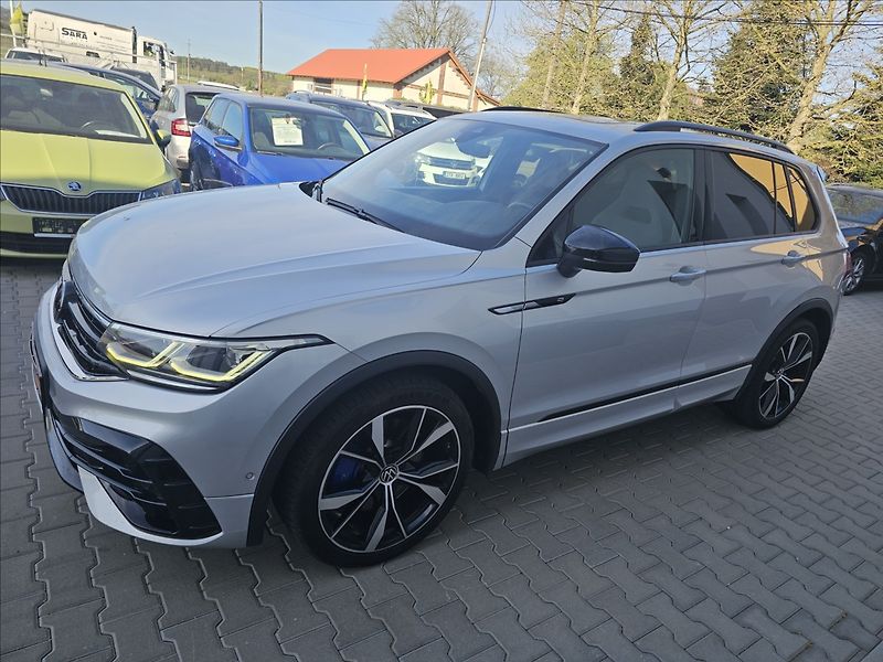 Volkswagen Tiguan 2,0 TSi 235KW D7 R DPH NAVI - fotka 10 z 44