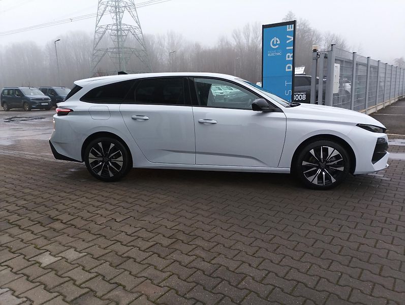 Peugeot 308 (2026) SW ALLURE Hybrid 145 e-DCS6 - fotka 9 z 19