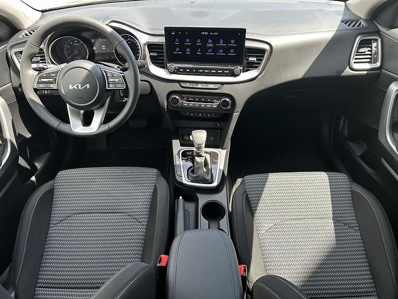 Kia Ceed (2025) 1,5 T-GDI 7DCT 103 kW TOP - fotka 5 z 6