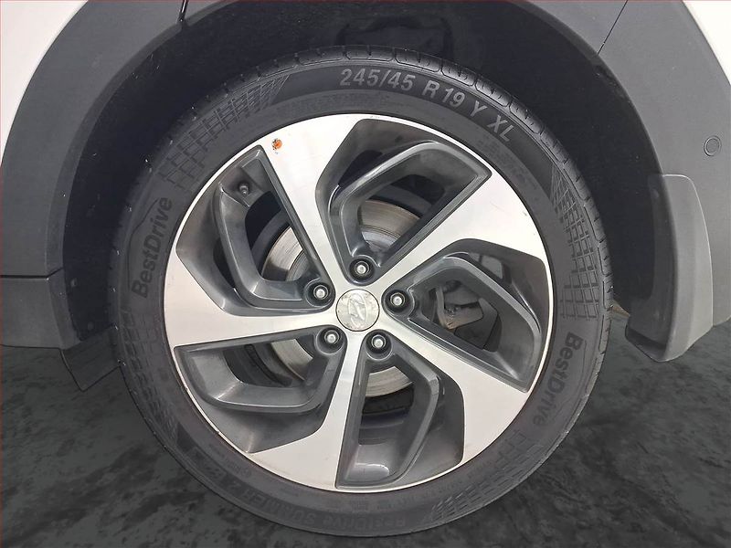 Audi A4 (2013) Ambiente 2.0 TDI, Tempomat - fotka 15 z 16