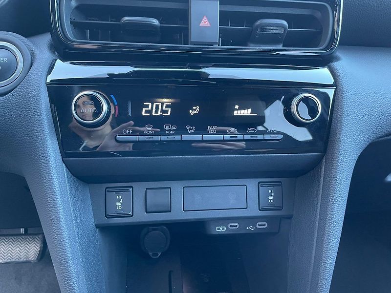 Toyota Yaris Cross MY25 1.5 HEV Style - fotka 26 z 29
