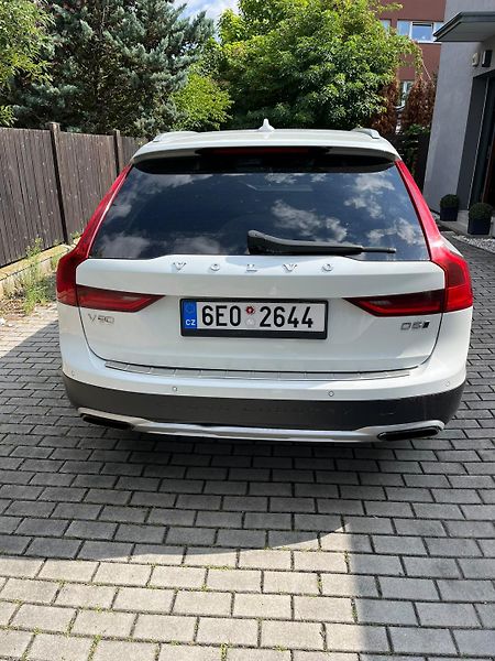 Volvo V90 2.0 D5 Cross Country AWD - fotka 5 z 18