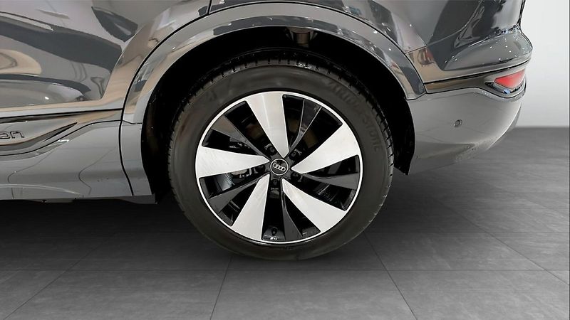 Audi Q6 e-tron Performance S-line 100kWh  - fotka 6 z 13