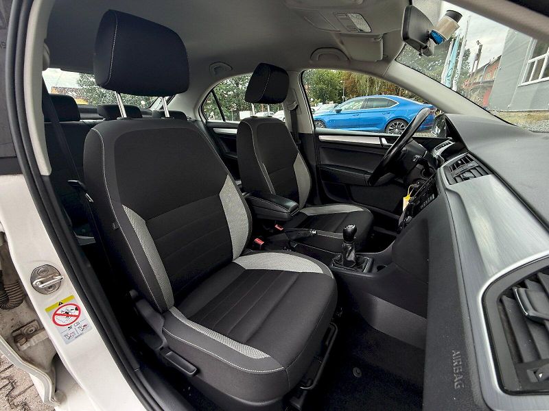 Škoda Rapid (2018) 1.0 TSI 81 kW Ambition Plus - fotka 20 z 20