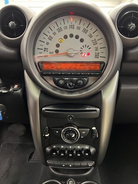 Mini Cooper Countryman 2.0D 82kW - fotka 14 z 16