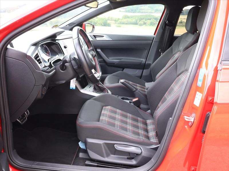Volkswagen Polo 2,0 TSI GTI 147kW DSG LED Beat - fotka 11 z 28