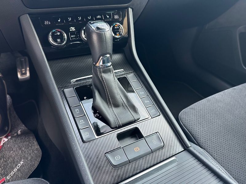 Škoda Superb (2022) 2.0TDi 4X4 SPORTLINE, V ZÁRUCE - fotka 16 z 23