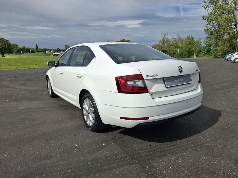 Škoda Octavia (2018) 1.6TDi 85kW,aut.klima,vyhř.sed - fotka 6 z 17