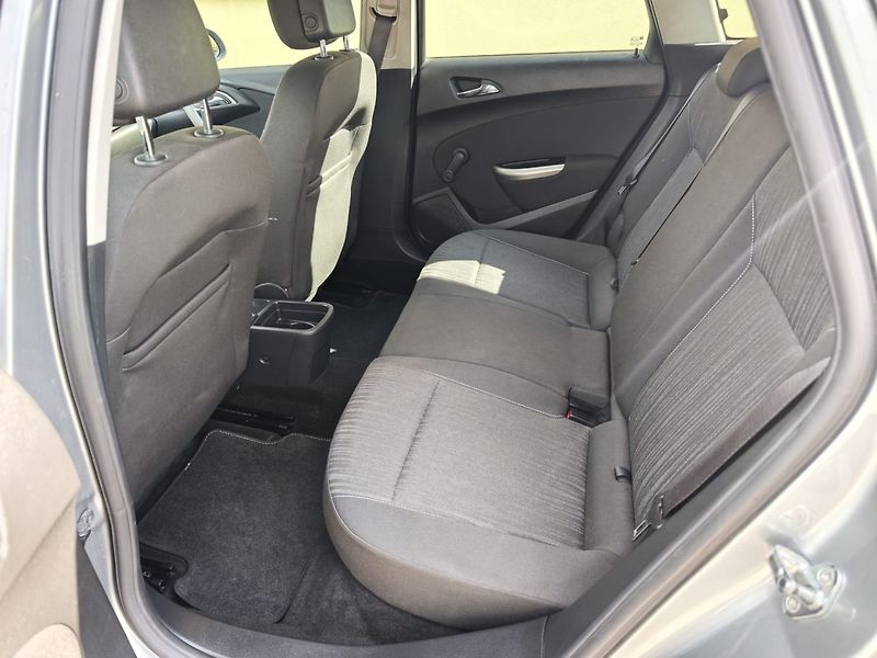 Opel Astra (2012) 1.4i 16V LPG Klima/1MAJ/ESP - fotka 11 z 23