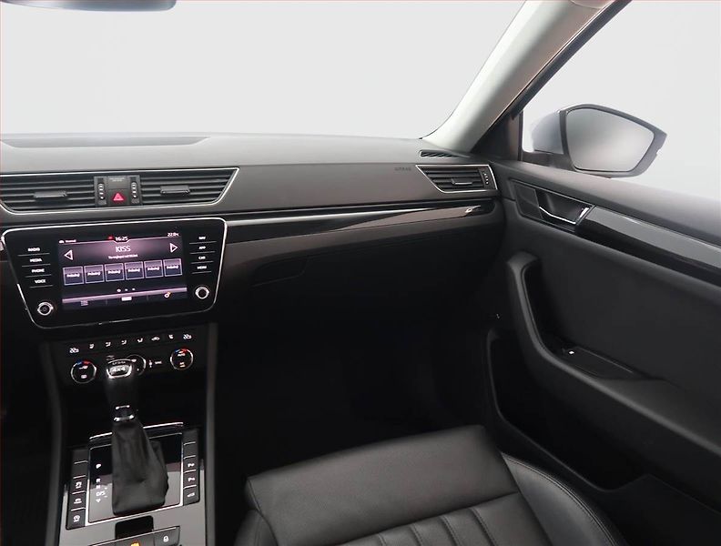 Škoda Superb (2019) Laurin&Klement 2.0 TDI, 4X4 - fotka 8 z 19