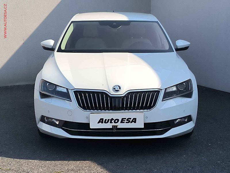 Škoda Superb (2017) 2.0TDi, ČR, DSG, bixen - fotka 2 z 30