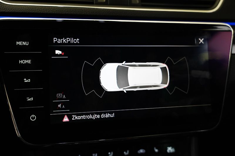 Škoda Superb - fotka 19 z 27