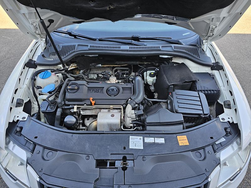 Škoda Superb 1.4 TSI 92 kW,TAŽNÉ,SERVISKA - fotka 36 z 50