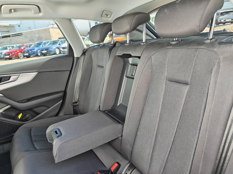Audi A4 Quattro ST7 2,0TDI - fotka 8 z 26