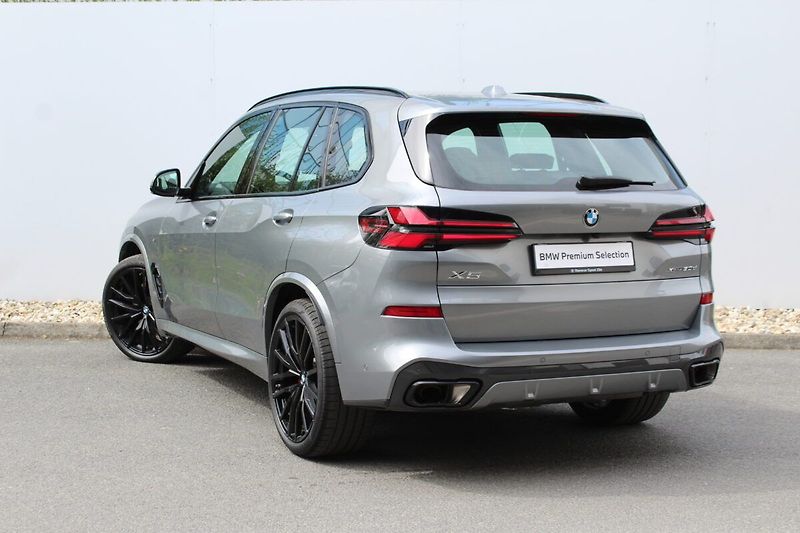 BMW X5 xDrive30d Mpaket vzduch - fotka 8 z 27