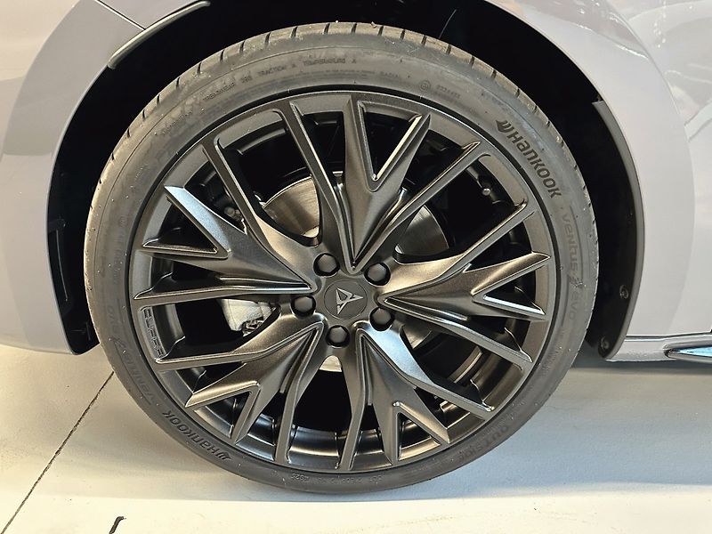Cupra Leon (2026) SP 1.5 eTSI 150k DSG BLACK EDI - fotka 7 z 22