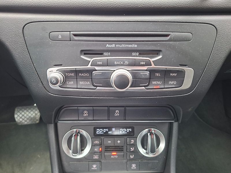 Audi Q3 (2012) 2.0TDI 130kW QUATTRO-S-TRONIC - fotka 16 z 39