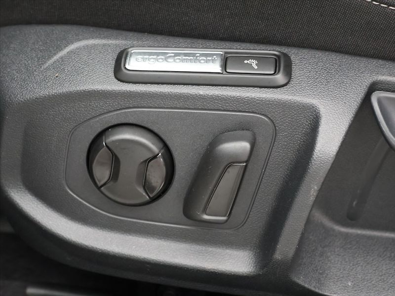 Volkswagen Arteon 2,0 TSI 206kW DSG 4M R-Line - fotka 17 z 37
