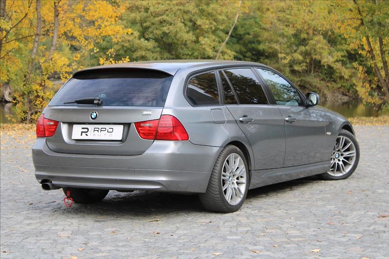 BMW Řada 3 318d Touring / M-Paket / Manuá - fotka 1 z 29