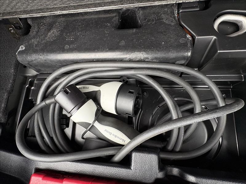 Mercedes-Benz Třídy A 1,3 250e Full Led,Navi,Výhřev - fotka 35 z 43
