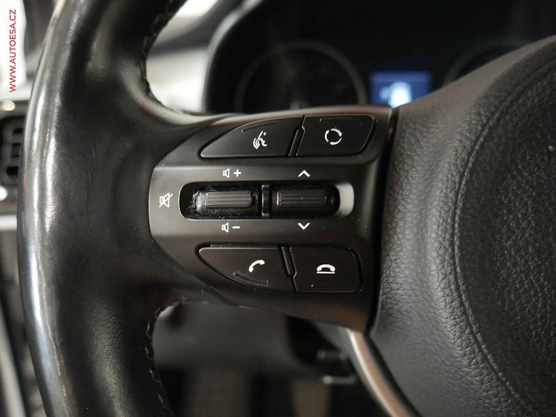 Kia Stonic (2019) 1.2i, 2.maj,ČR, navi, autoAC - fotka 12 z 21