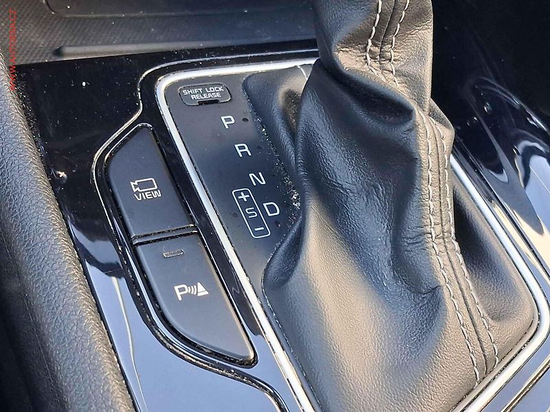 Kia Niro (2021) 1.6 GDi, ČR, Exclusive, AT - fotka 14 z 18