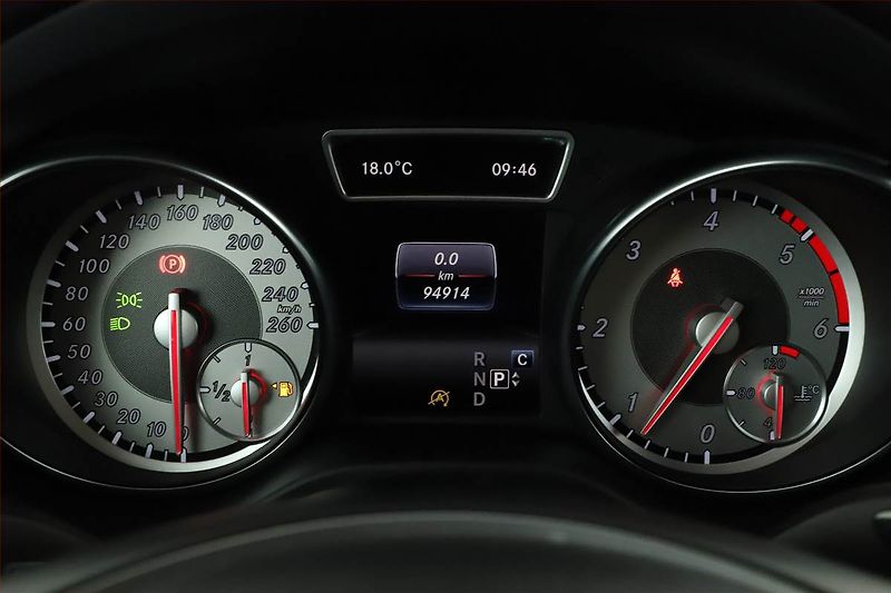 Mercedes-Benz GLA (2017) 220 d 4MATIC - fotka 8 z 21
