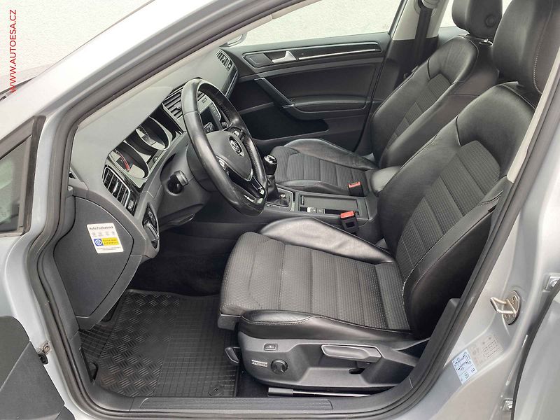 Volkswagen Golf (2017) 1.4 TGi, ČR, Highline - fotka 9 z 17