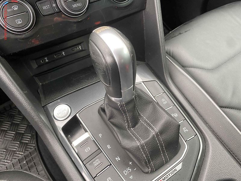 Volkswagen Tiguan (2017) 2.0TDI 4x4, 1.maj,ČR, R-Line - fotka 16 z 20