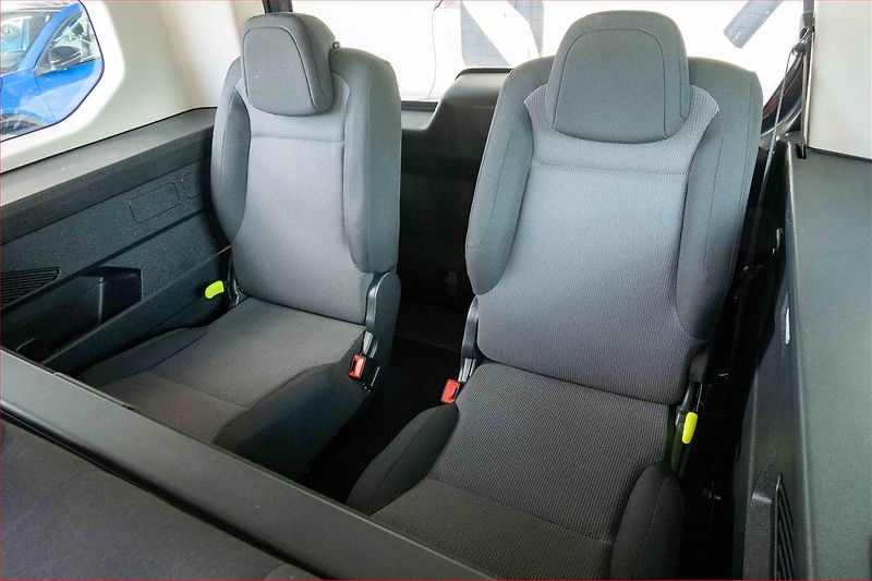 Citroën Berlingo (2022) Maxi Live Pack 1.2 PureTech - fotka 18 z 19