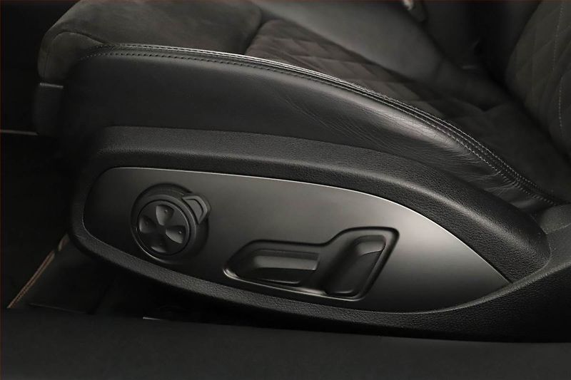 Audi TTS (2015) 2.0 TFSI - fotka 24 z 29