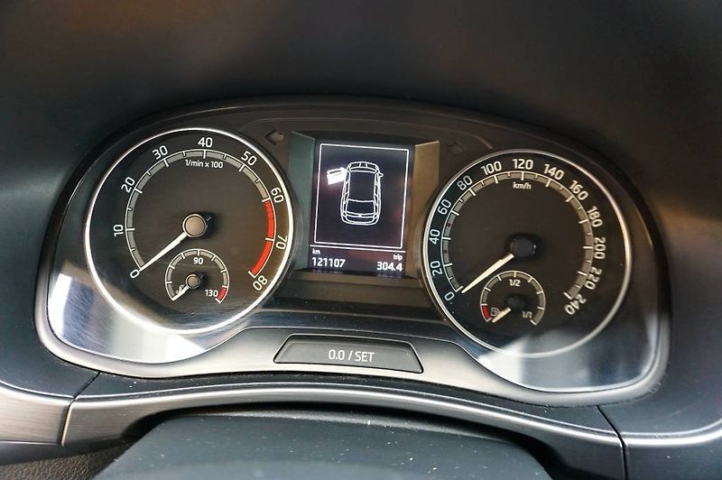 Škoda Fabia (2018) STYLE 1,0 TS 81 kW - fotka 16 z 25