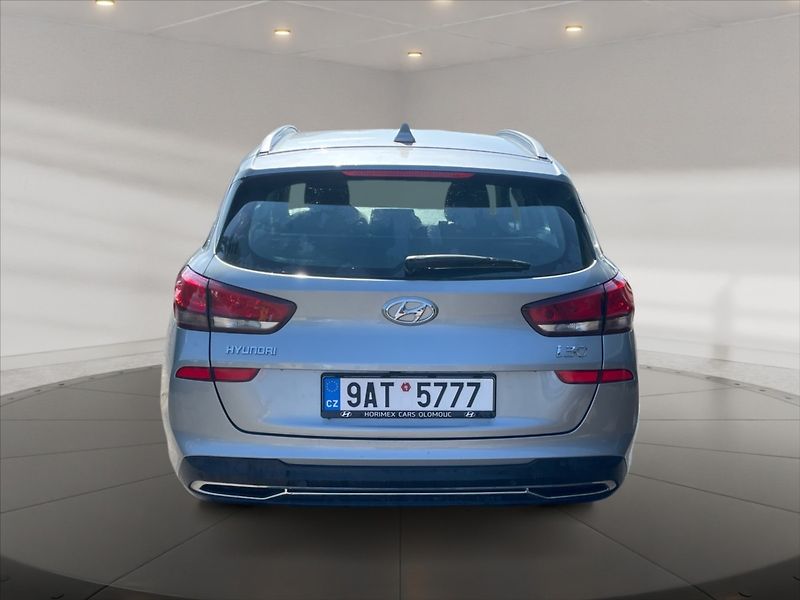 Hyundai i30 1,0 TGDI 120 Comfort - fotka 5 z 11