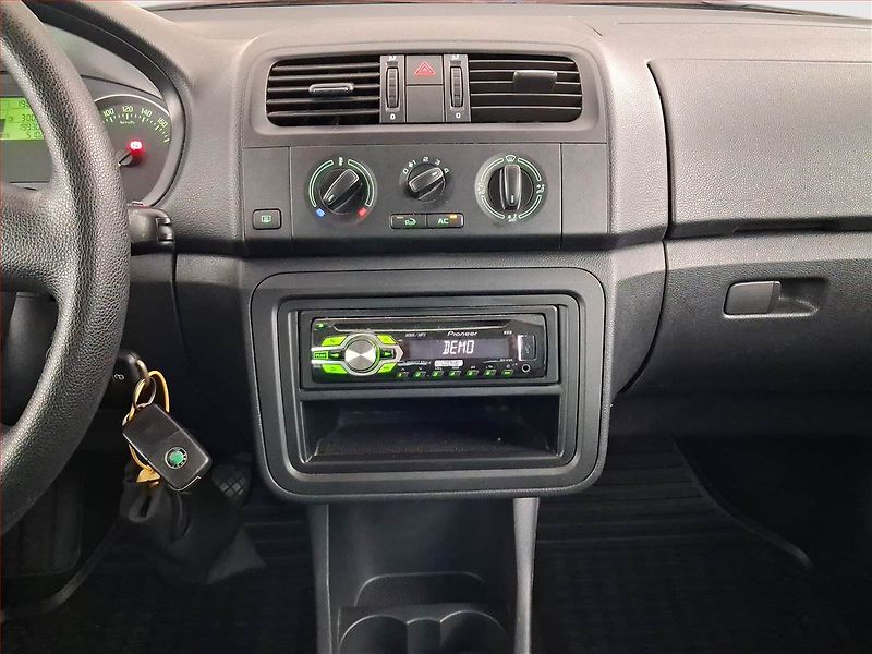 Škoda Fabia (2012) 1.2 12V, po STK, jezdí výborně - fotka 12 z 15